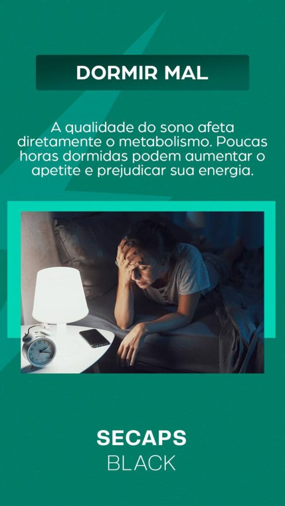 secaps black, mulher acordada na madrugada - dormir mal.