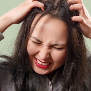Inflamação no Couro Cabeludo: Sintomas Silenciosos Que Afetam o Crescimento