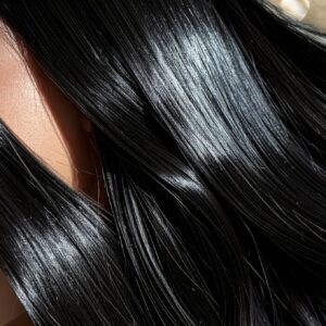 Benefícios do Ácido Hialurônico Para o Cabelo: Hidratação, Brilho e Equilíbrio dos Fios