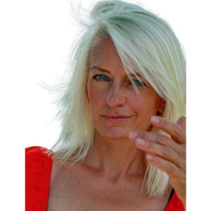 Cabelo Branco Amarelado? 7 Formas de Neutralizar o Tom