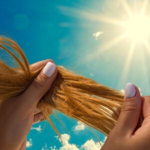 Cabelo Queimado de Sol: 6 Formas de Recuperar os Fios