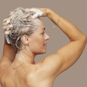 Devo Lavar o Cabelo Antes de Pintar? Entenda Quando Fazer