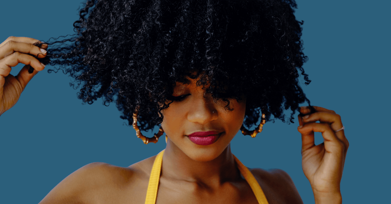 Frizz em Cabelo Cacheado