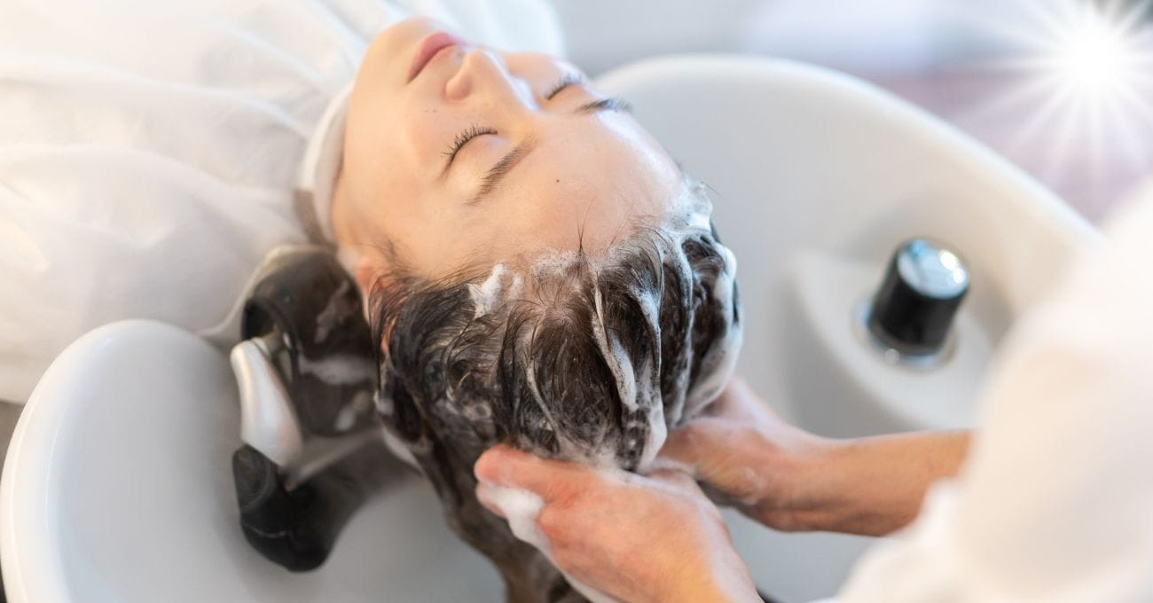 Lavar o Cabelo Antes de Pintar