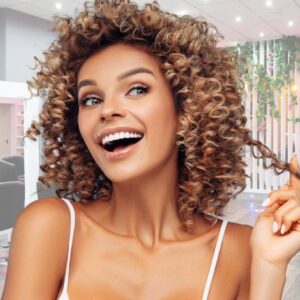 Cabelo Cacheado Luzes: Transforme Seus Cachos Com Coloração Estratégica