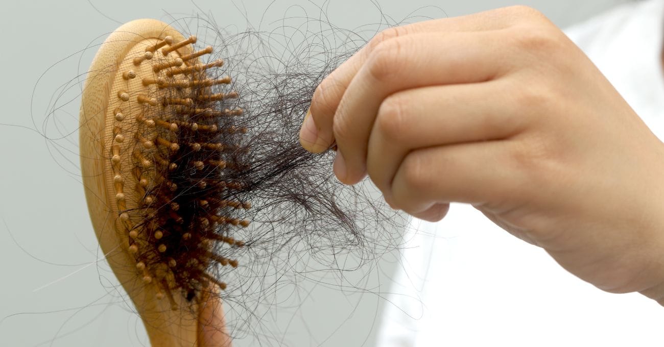 cabelo caindo muito o que pode ser