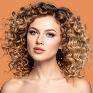 Cabelos Cacheados Com Luzes: Guia Completo Para Iluminar Cachos Perfeitamente