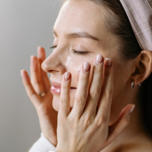 Ordem do Skincare à Noite: O Guia Completo Para Uma Rotina Noturna Que Transforma a Pele
