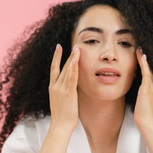 Cabelos, Pele e Unhas Frágeis: Quando a Suplementação é Necessária?